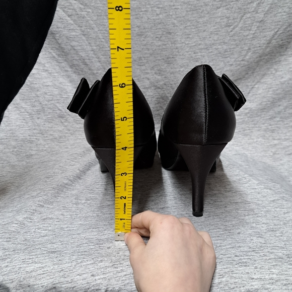 Unlisted women's satin dress platform heels size 9 good condition - Picture 12 of 13